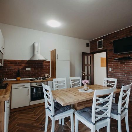 Apartman Vejama Josipdol Exteriör bild
