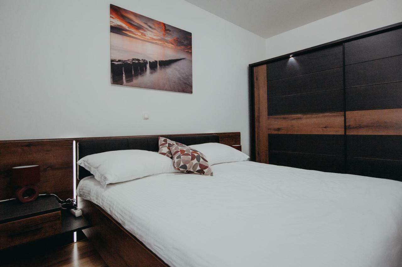 Apartman Vejama Josipdol Exteriör bild