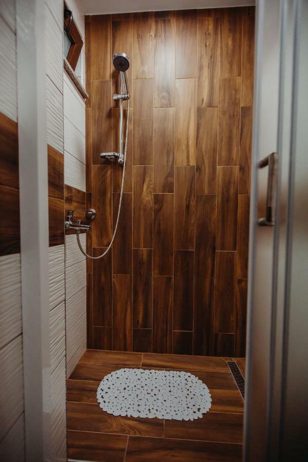 Apartman Vejama Josipdol Exteriör bild