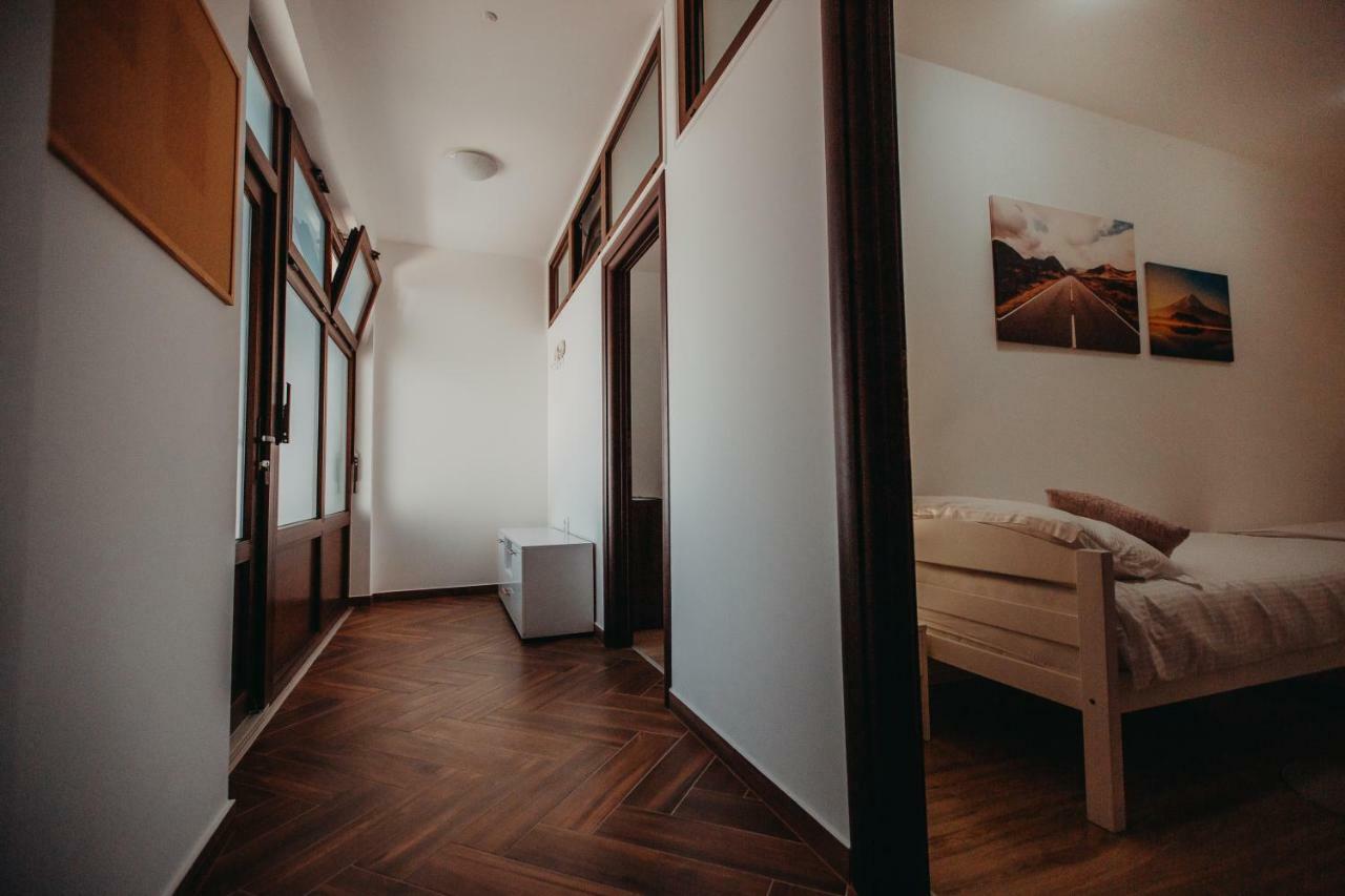 Apartman Vejama Josipdol Exteriör bild