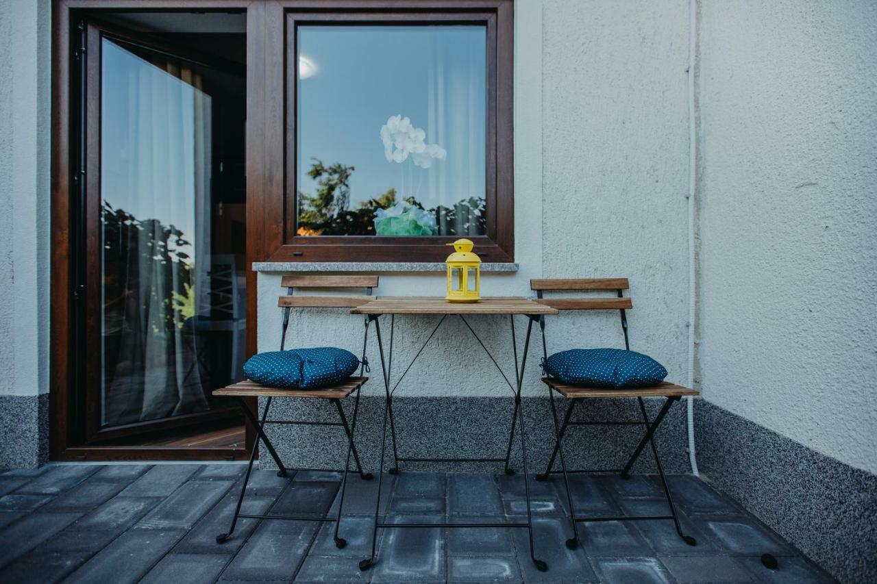 Apartman Vejama Josipdol Exteriör bild