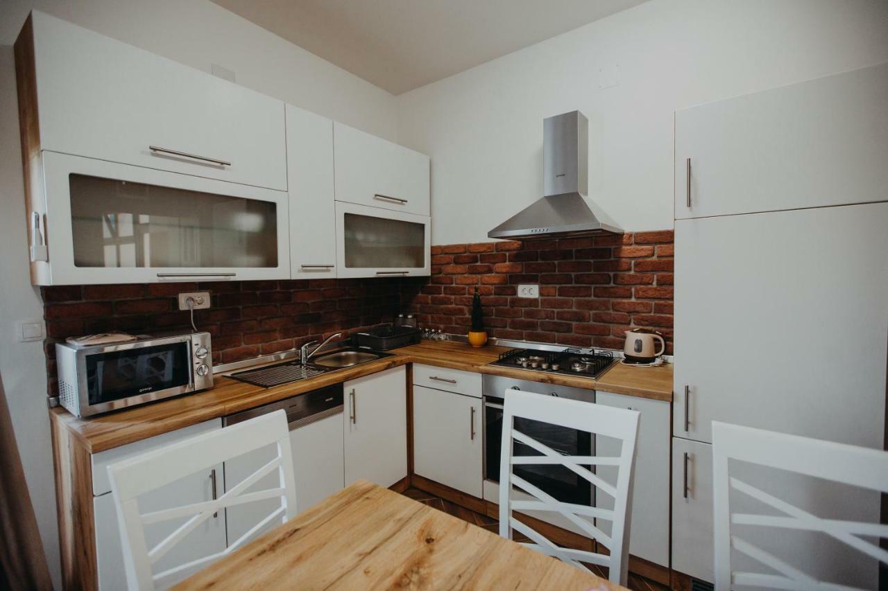 Apartman Vejama Josipdol Exteriör bild